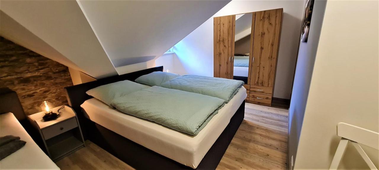 Ferienwohnung Am Fluss Klotten Bagian luar foto